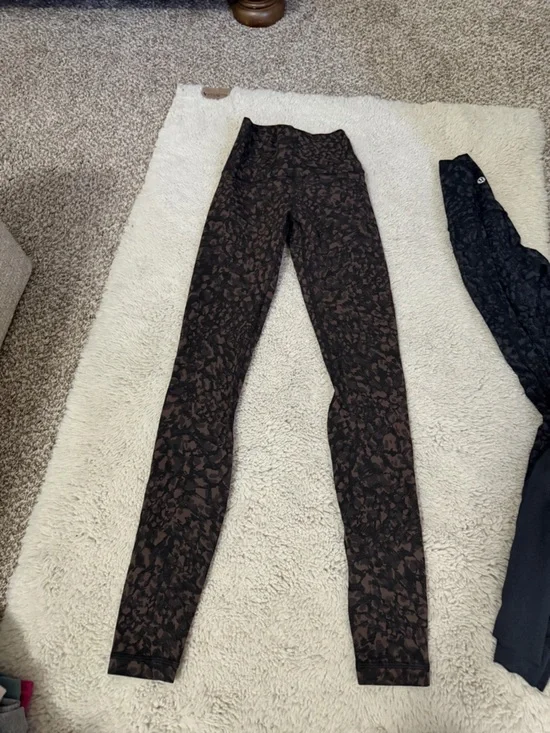 Size 0-2 Lululemon legging bundle - Picture 4 of 8